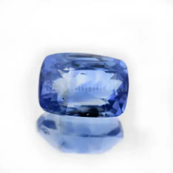 Blue Sapphire 4.54 Carat - 5.04 Ratti