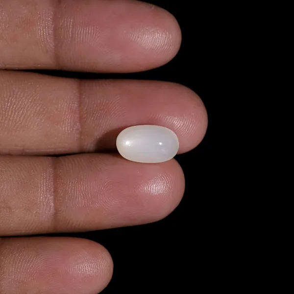 Moonstone - 6.94 Carats