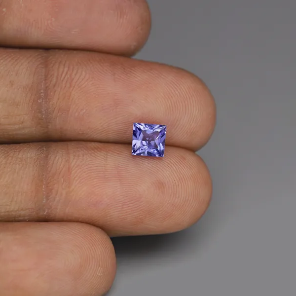 Tanzanite 5 MM - 0.75 carats (AAA)